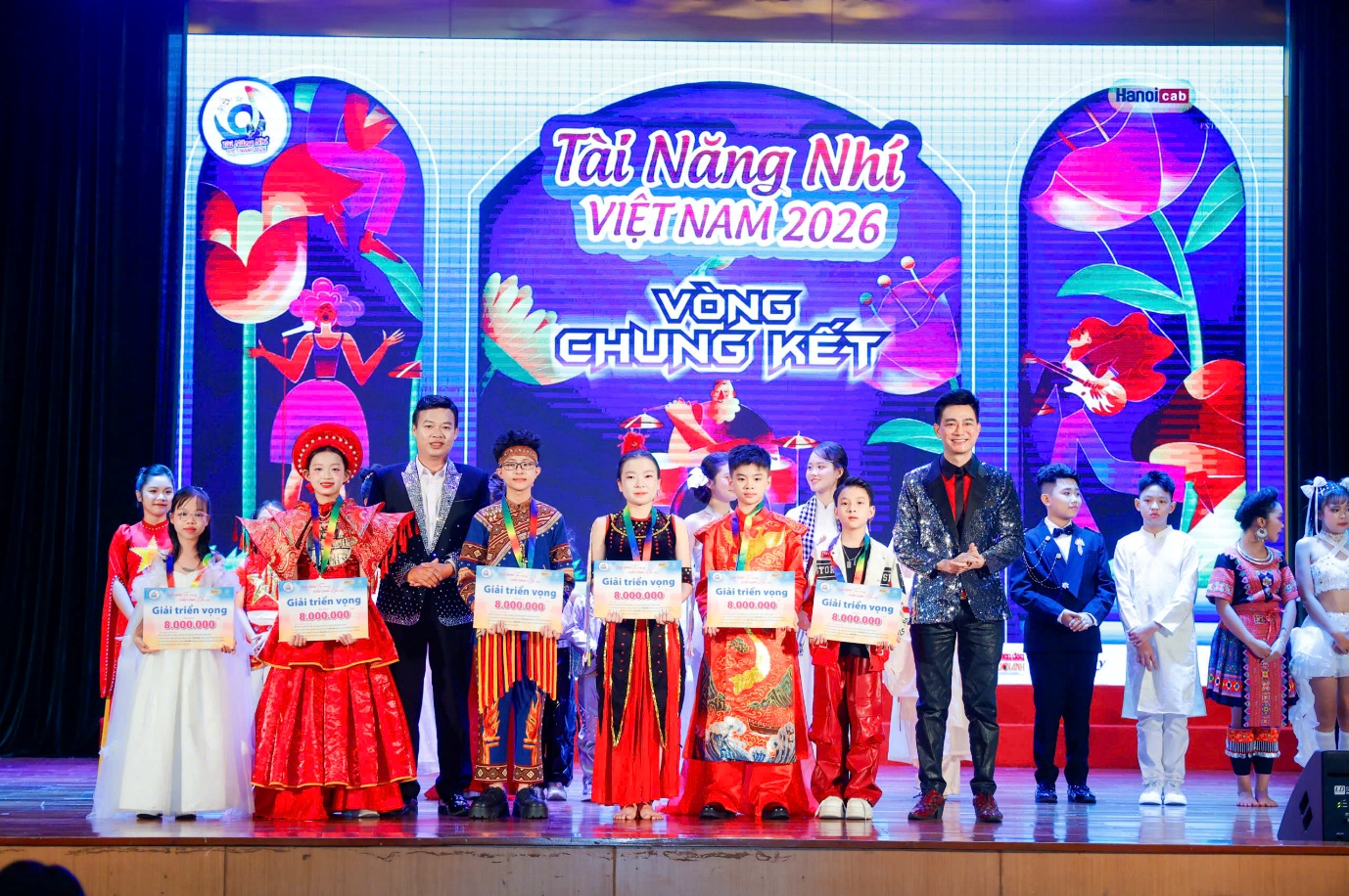 nhom_vinh_danh