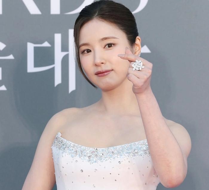 Diễn viên Hàn bị phản ứng khi thắng Baeksang