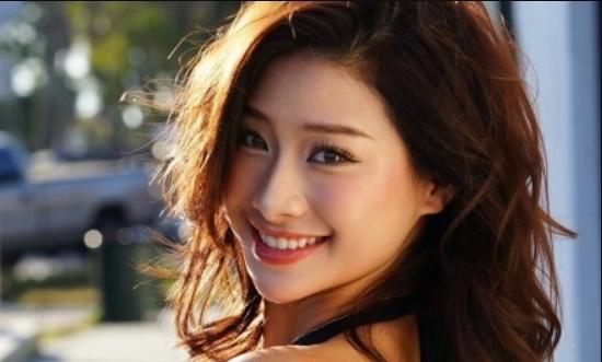 'Cô gái vàng thể thao' Phạm Như Phương thi The Face