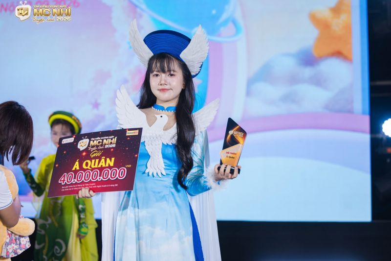 Đậu Hà Thảo Chi giành Á quân Tìm kiếm Gương Mặt MC Nhí Truyền hình mùa 2