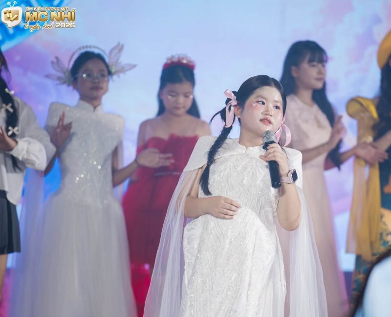 CÁT TƯỜNG KỂ CHUYỆN TRUNG THU, GIÀNH NGÔI Á QUÂN MC NHÍ